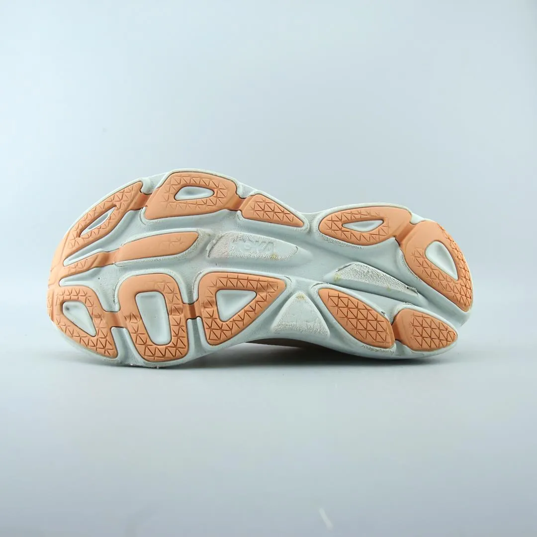 HOKA ONE ONE BONDI 8