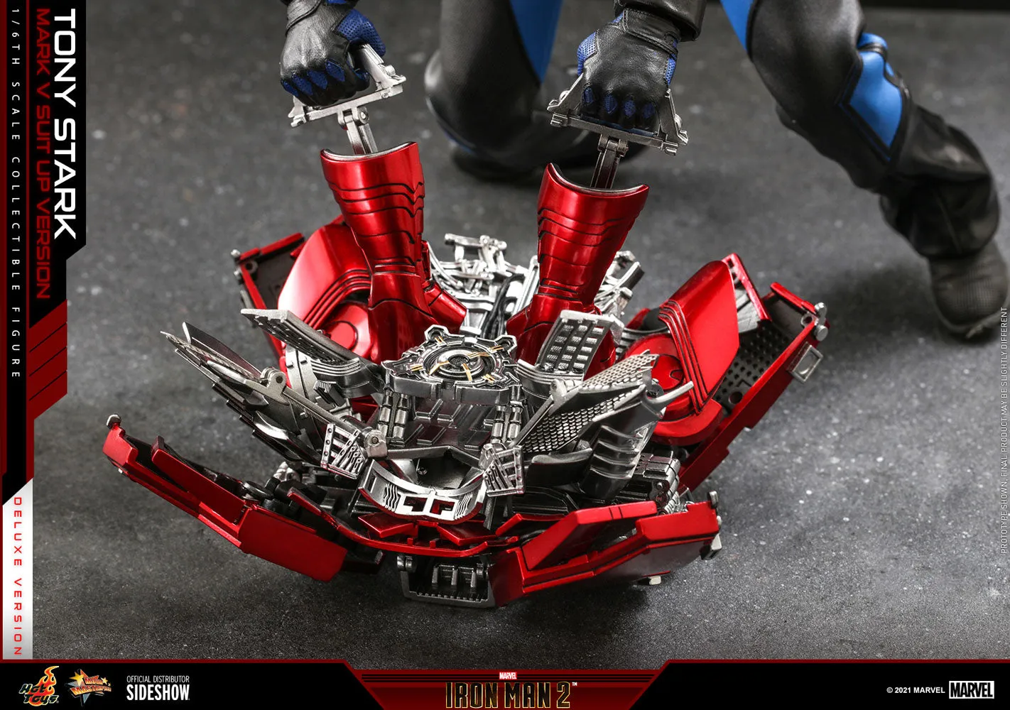 Hot Toys Sixth Scale Figure - Tony Stark (Mark V Suit Up Version) Deluxe Ver. - (Iron Man 2)