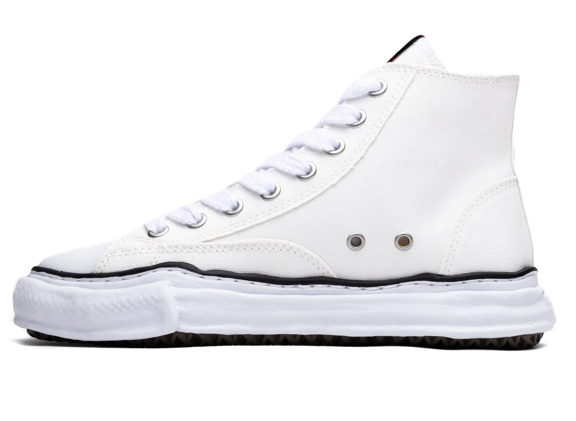 Maison Mihara Yasuhiro Peterson High in White