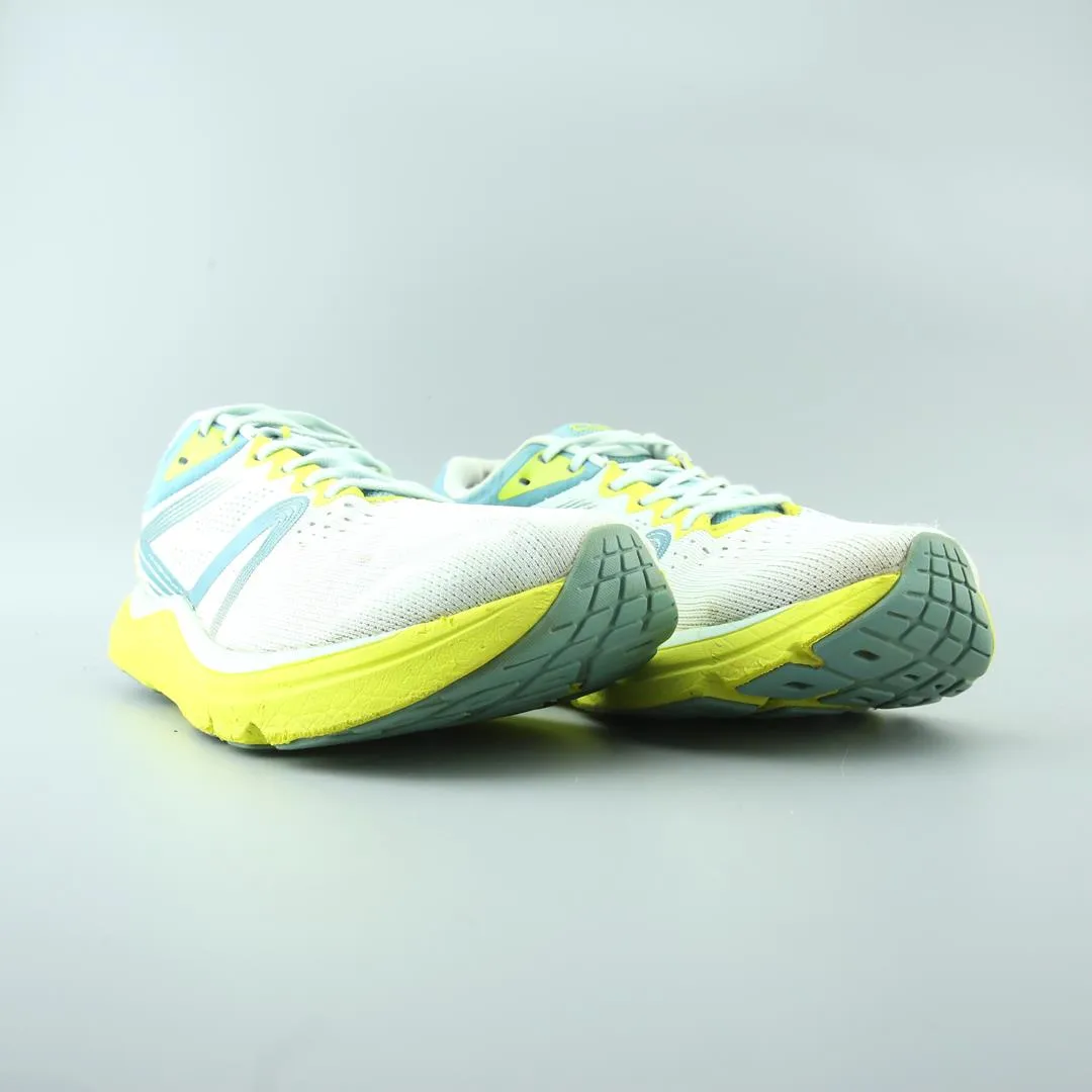 TOPO ATHLETIC MAGNIFLY 4