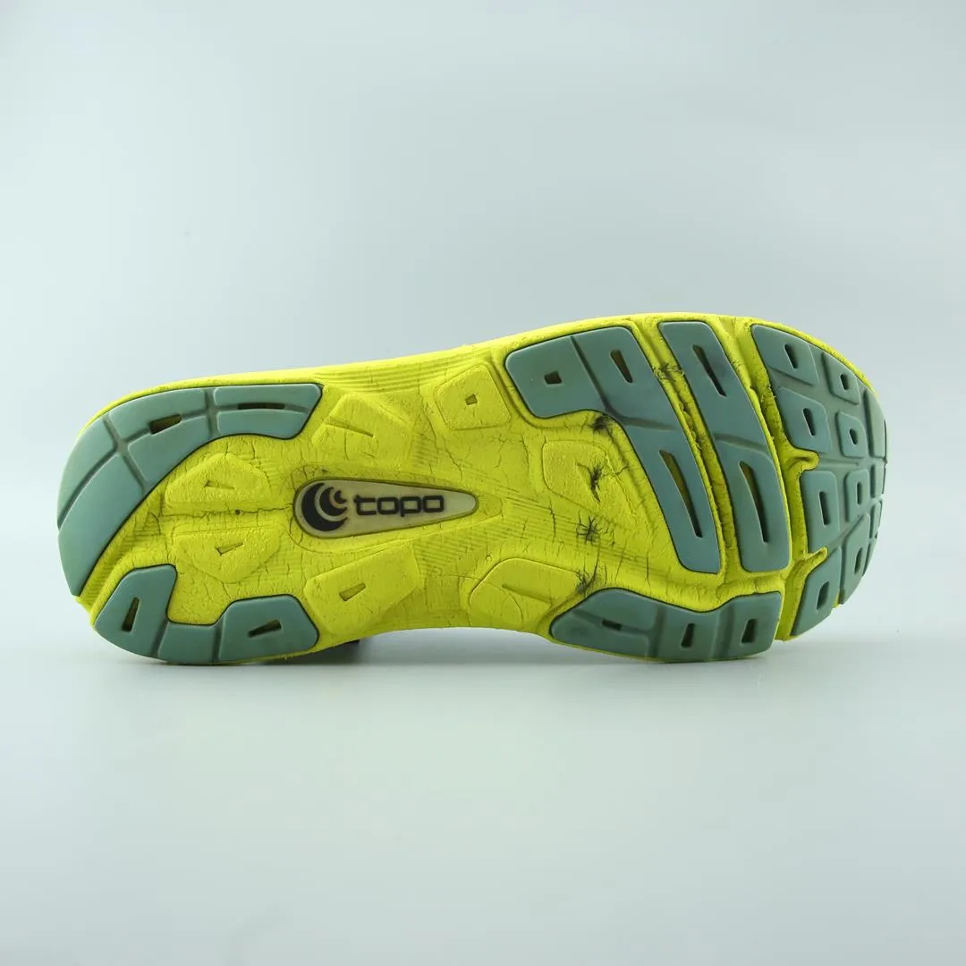 TOPO ATHLETIC MAGNIFLY 4