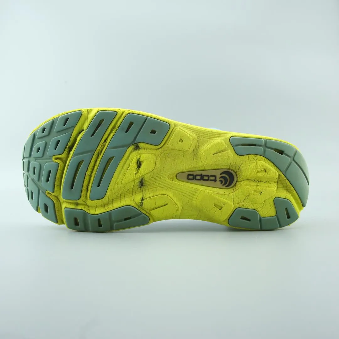 TOPO ATHLETIC MAGNIFLY 4